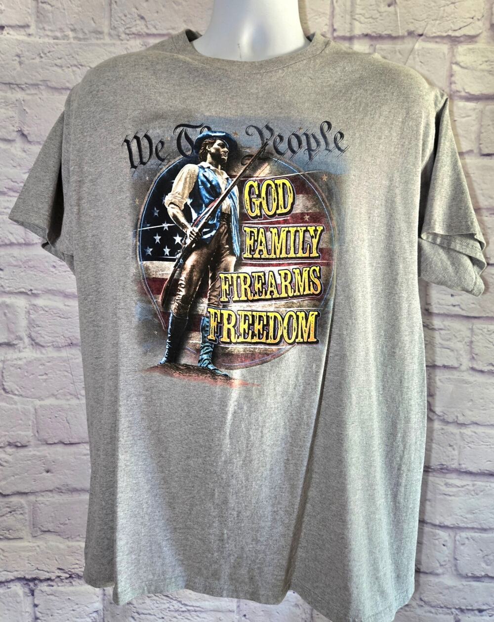 Delta Gray We The People God Family Firearms Freedom Graphic T-Shirt Large
